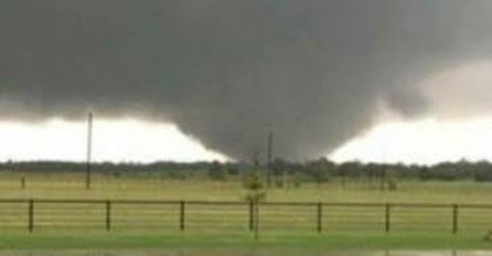 (VIDEO) TORNADO POGODIO GRAD U TEKSASU: Ima mrtvih i povrijeđenih