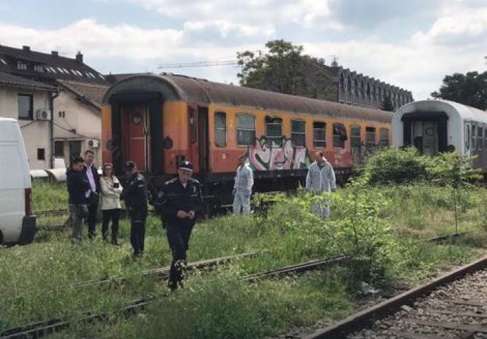 KRVAVI KOLAC NAĐEN PORED TIJELA: Željezničari otkrili POTRESNU PRIČU o ženi ubijenoj u vagonu