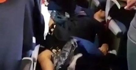 HOROR NA NEBU: Avion uletio u vazdušni džep, putnici ispadali iz sjedišta, najmanje 20 povrijeđenih! (VIDEO)