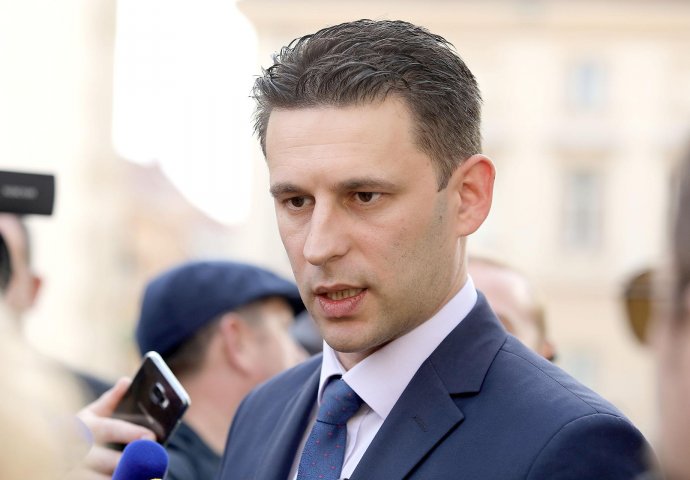 PETROV: Nema drugog izlaza osim da Zdravko Marić više ne bude ministra financija