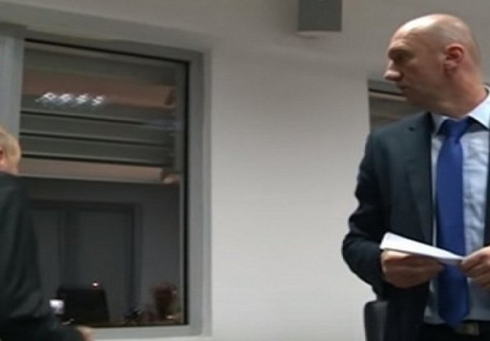 SRAMOTNE SCENE:Igrač udario trenera, Đaletić i Pavićević se sukobili na konferenciji za medije (VIDEO)