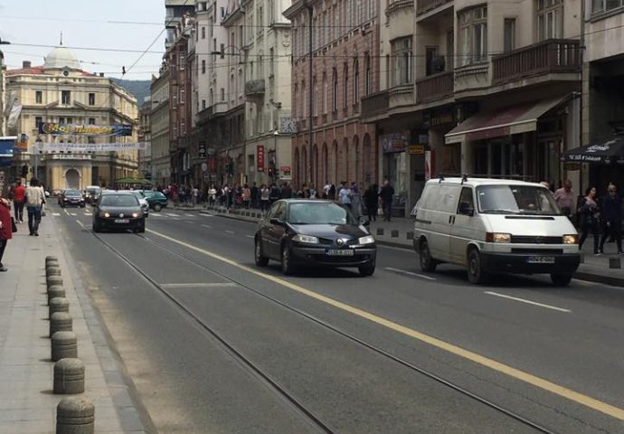 NAKON PRVOMAJSKIH PRAZNIKA: Pogledajte kako izgledaju ulice Sarajeva! (FOTO)