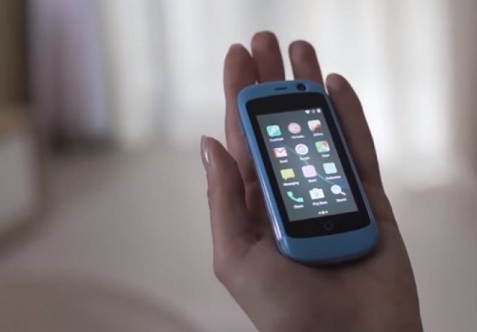 Najmanji smartphone na svijetu: Dug je samo 6 centimetara, a ima bukvalno sve što vam je potrebno (VIDEO) 