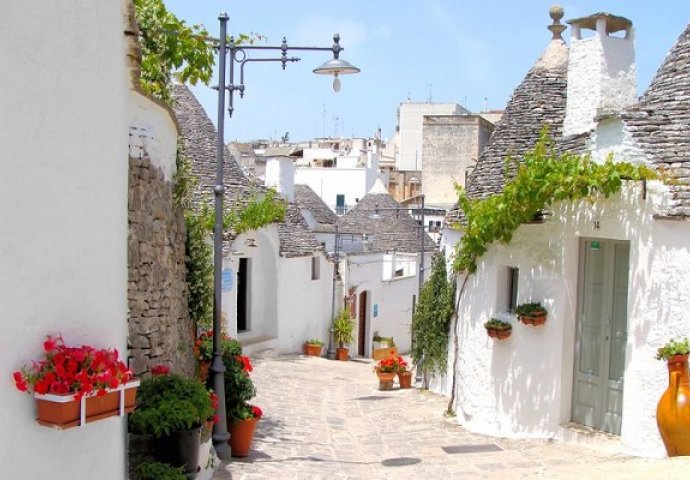 OVO JE NAJSLAĐA KUĆICA KOJU STE IKAD VIDJELI! Trullo, talijanska kućica kao iz bajke (FOTO)