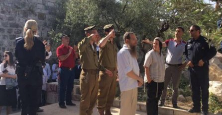 Izraelsko provociranje pred džamijom Al-Aqsom