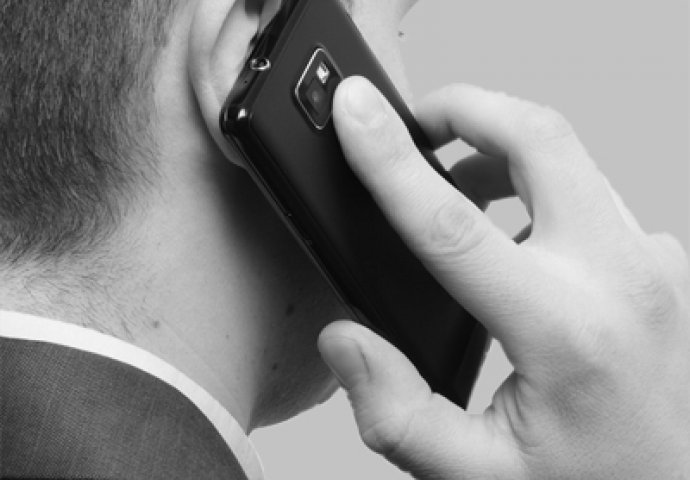 Uzmem mužu tel i vidim u kontaktima "Besplatni sex"