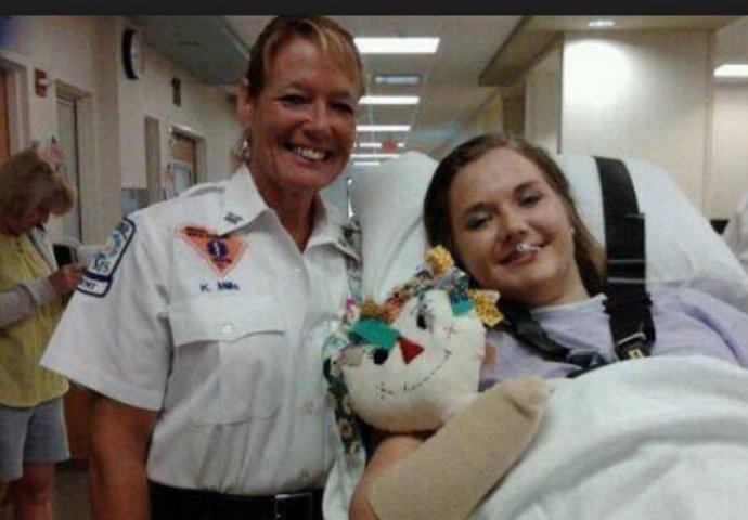 Ona se smije za kameru, ali kada ljudi pogledaju cijelu fotografiju saznaju za bolnu istinu o njenom tijelu!