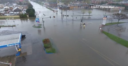 Zbog poplava u Kanadi evakuirane hiljade ljudi, a najgore se tek očekuje