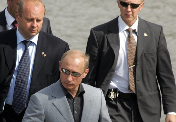 OVAKVU ZAŠTITU NEMA NIKO: Pogledajte impresivno Putinovo obezbjeđenje u akciji! (VIDEO)