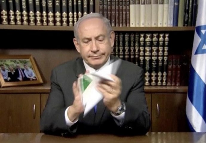 Netanyahu zgužvao i bacio u smeće Hamasov program