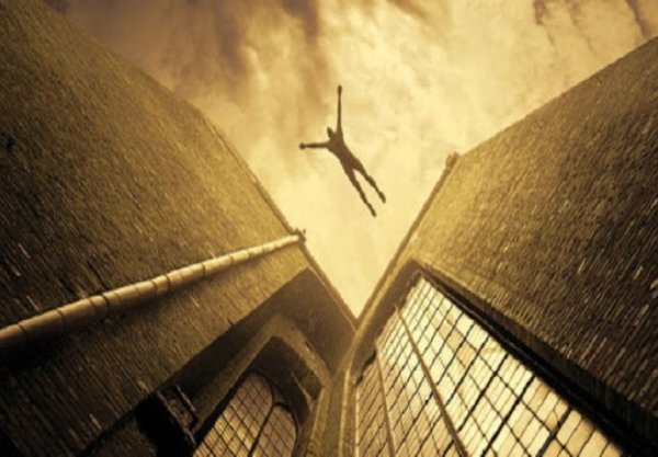 57361b6b-7b3c-423c-8ff5-55710a0a0a6c-falling1-690x480