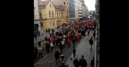 Antifašisti iz cijele BiH prodefilovali centrom Sarajeva i obilježili Dan pobjede (VIDEO)