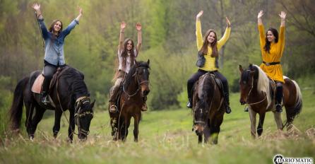 Najpopularnije sestre iz BiH ponovo na konjima oduševile društvene mreže (FOTO)