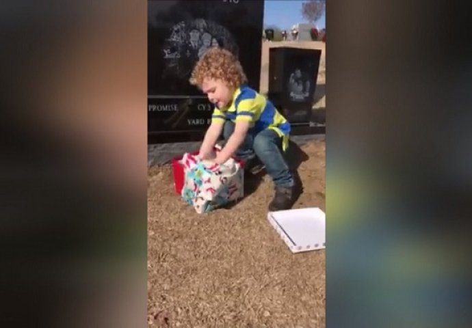 Tata je iznenada preminuo, a onda su njegova supruga i sin posjetili grob i vidjeli da je stranac ostavio kutiju (VIDEO)