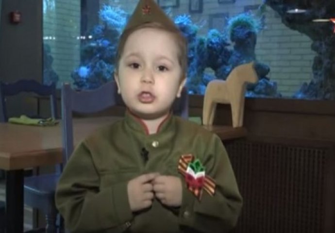  Mali Rus ima samo 4 godine, a svojim nastupom za "Dan pobjede" rasplakao je cijelu Rusiju (VIDEO)