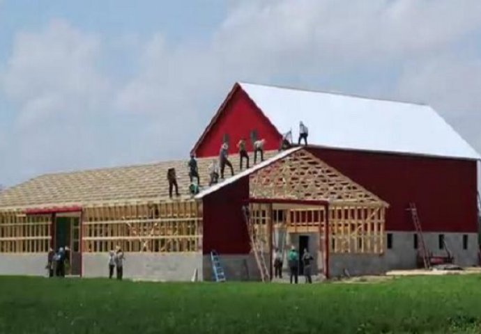 Radnici za poželjeti: Pogledajte kako su ovi ljudi sagradili ogromni ambar za samo jedan dan (VIDEO)
