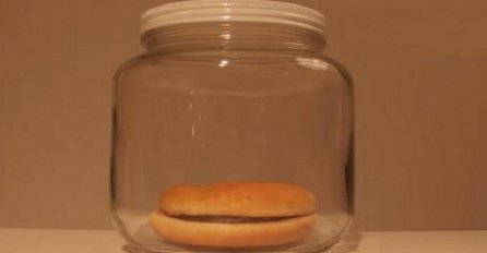 Nakon što vidite ovo, dobro ćete razmisliti prije nego što ponovo kupite hamburger (VIDEO)