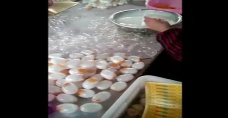 Šokantni klip prikazuje kako Kinezi proizvode lažna jaja, ovako nešto još niste vidjeli! (VIDEO)