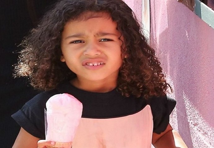 3-godišnja North West pobjesnila na paparazze i prijetila im sladoledom