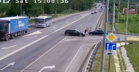 U Rusiji opet zabilježena bizarna saobraćajna nesreća (VIDEO)
