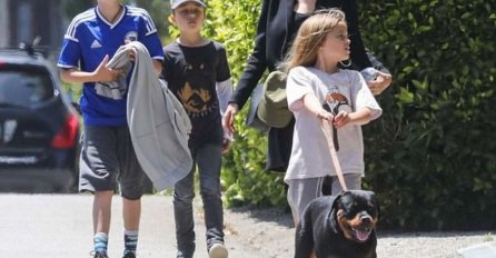 DETALJ KOJI JE OBRADOVAO SVE BOSANCE: Kćerka Angeline Jolie prošetala u dresu reprezentacije BiH