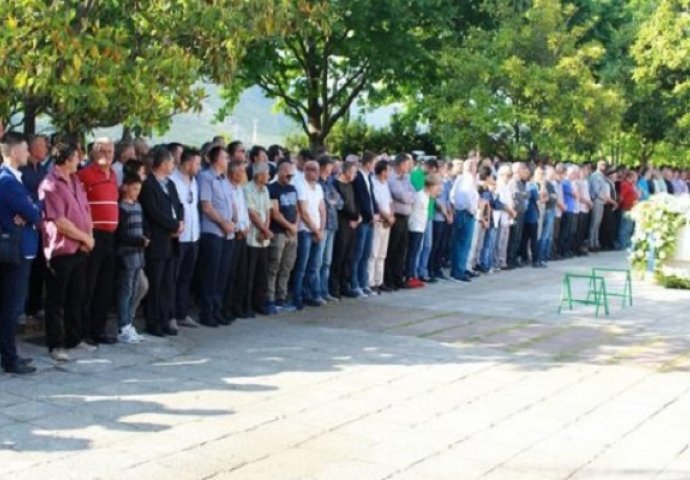 Tuga u Mostaru: Hiljade građana se oprostilo od žrtava avionske nesreće