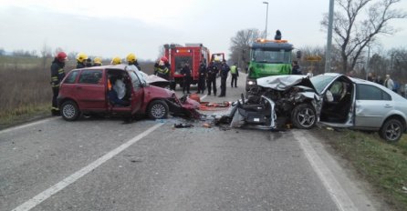 TEŠKA SAOBRAĆAJNA NESREĆA: Na licu mjesta poginuo muškarac