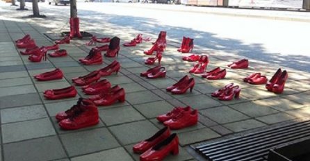 40 pari ženskih crvenih cipela ispred Vlade Srbije krije STRAVIČNE SUDBINE