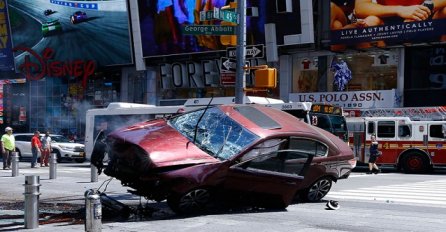 Muškarac koji se autom zaletio u pješake na Time Square optužen za ubistvo 