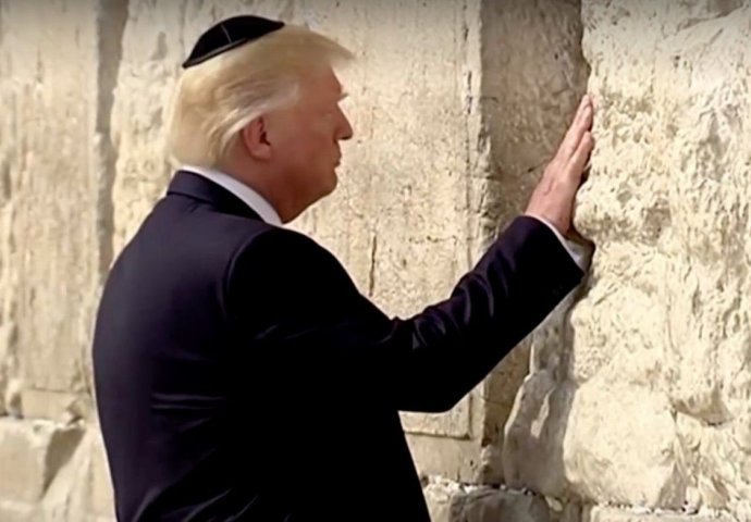 Posjeta Izraelu / Čiji je Jerusalem: Donald Trump se pomolio pred Zidom plača
