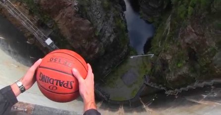 Evo šta se desi sa košarkaškom loptom kada je bacite sa 125 metara visine (VIDEO)