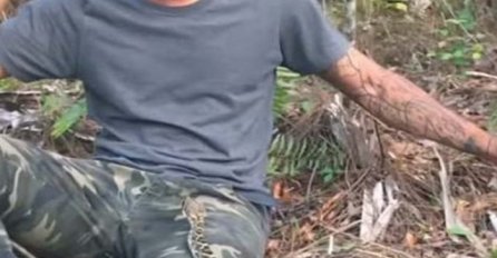 Jedna od najopasnijih zmija mu je dogmizala tačno u krilo (VIDEO)