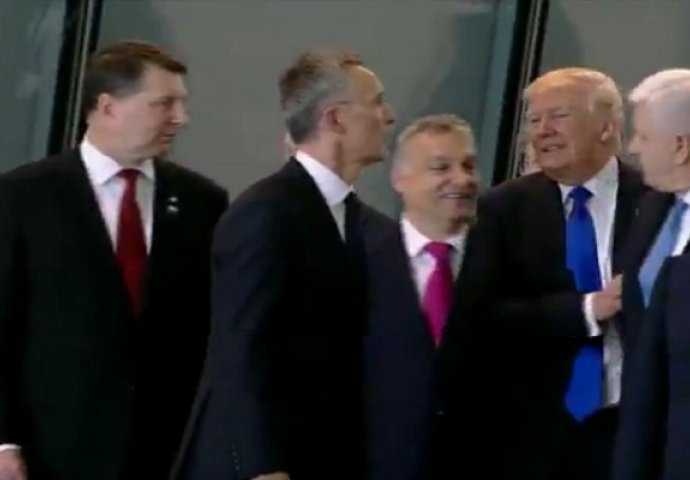 Pogledajte kako je Trump odgurnuo crnogorskog premijera