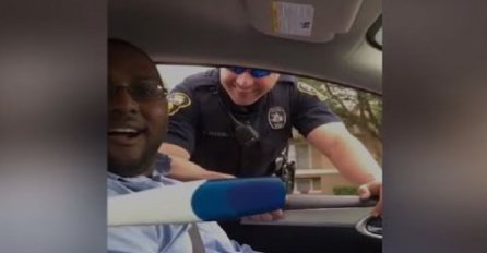 Nije shvatao zašto ga je policajac zaustavio, a onda je otkrio nešto nevjerojatno! (VIDEO)