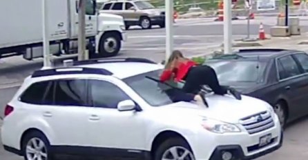 Hrabra žena skočila na auto kako bi spriječila krađu 