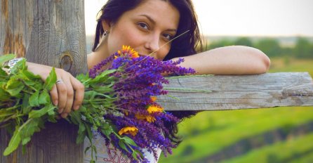 Kadulja liječi upalu grla, grčeve u želucu i uništava bakterije 