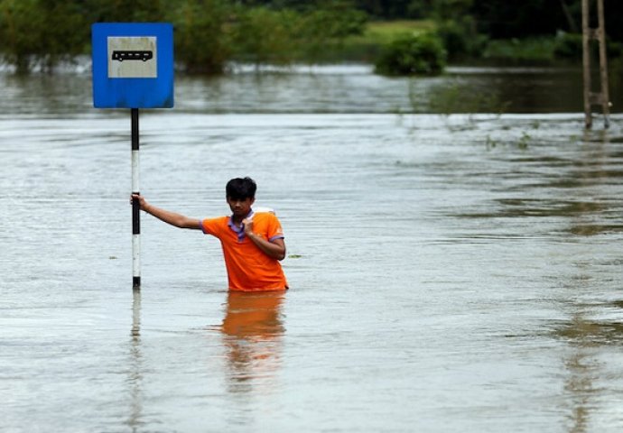 NAJVEĆE POPLAVE U OVOJ DECENIJI: Poginulo 146 osoba, raseljeno oko pola miliona ljudi