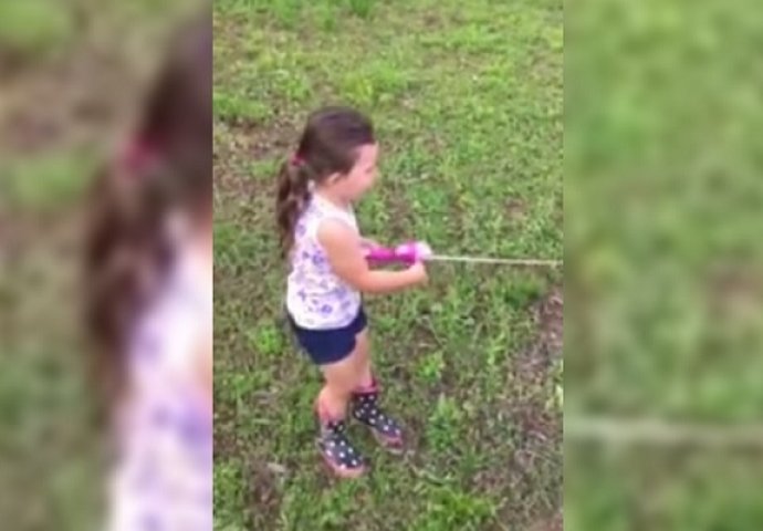 Djevojčica je otišla sa tatom u ribolov, a ono što je uhvatila je izludilo tatu (VIDEO)