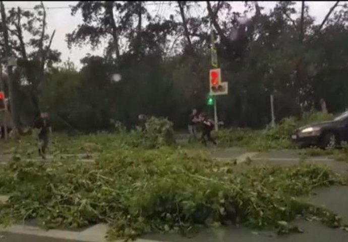 Snažno nevrijeme pogodilo Moskvu - 69 osoba povrijeđeno!