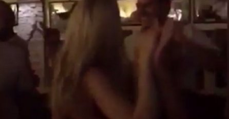 Svi su gledali u Tottijevu suprugu zbog zanosnog plesa na oproštajnoj zabavi (VIDEO)