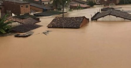 NEZAPAMĆENE POPLAVE: Sedam mrtvih, hiljade raseljenih, uništeno 2.600 domova