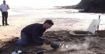 Izlio je topljeni kalaj u pijesak, a ono što je napravio je oduševilo mnoge umjetnike (VIDEO)