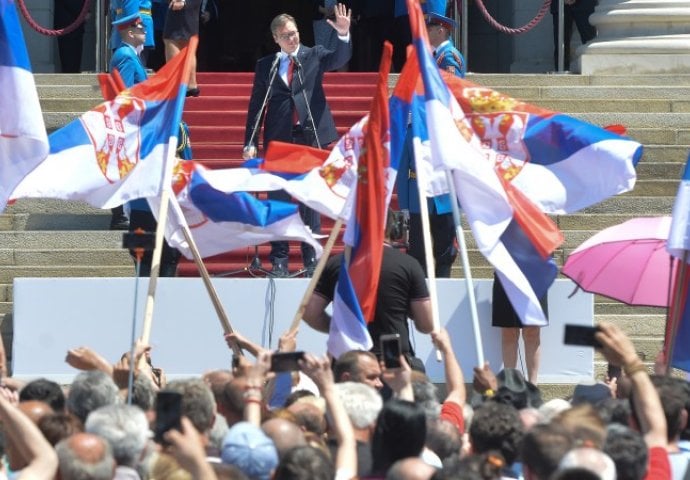 Vučić položio zakletvu i preuzeo dužnost predsjednika Srbije: "Zdravo, odoh ja da radim"