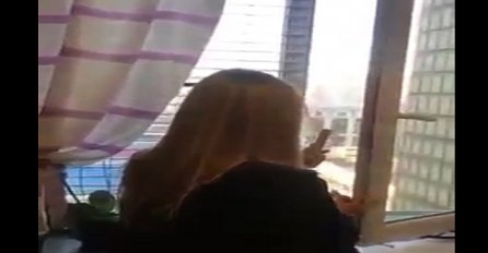 Htjela je da ispali vatromet kroz prozor svoga stana, no bolje da nije! (VIDEO)