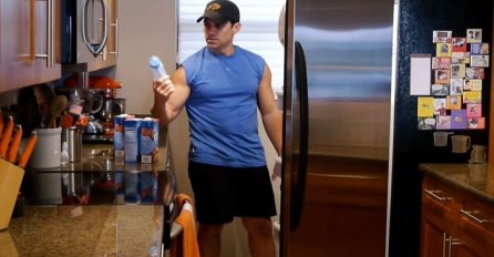 Poslala je supruga da pogleda iznenađenje u frižideru, ovo je najmanje očekivao! (VIDEO)