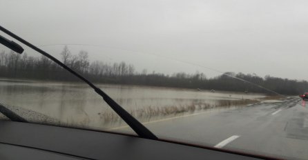 UPOZORENJE ZA VOZAČE: Zbog izlijevanja Bosne obustavljen saobraćaj kod Doboja