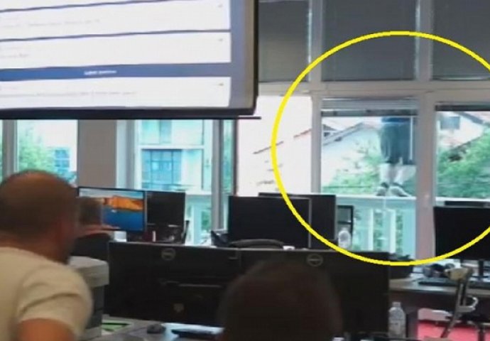 ZAPANJENI RADNICI: Mostarski biznismen usred sastanka ustao i bacio se s balkona (VIDEO)