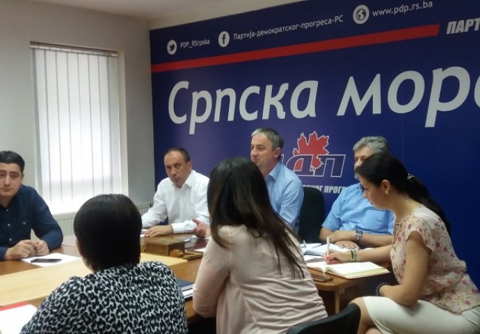 Borenović: Besmisleni su Dodikovi pozivi opoziciji na razgovore