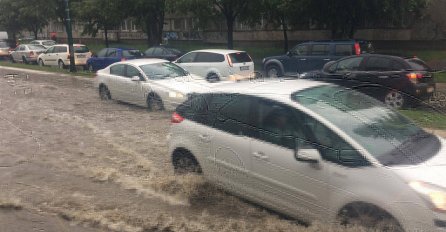 Velika poplava u Sarajevu, kolaps u saobraćaju