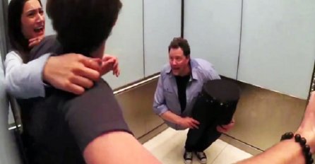 Ušli su u lift u kojem se nalazio jedan nepoznati čovjek: Kada su se zatvorila vrata, doživjeli su šok (VIDEO)